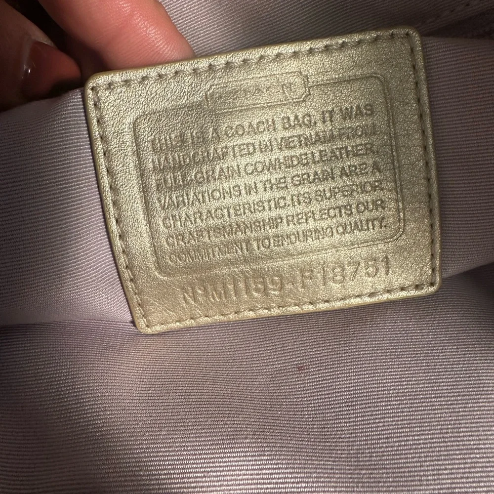 Coach Soho F18751 Cream Leather East West Tote
Shoulder Bag Gold Trim - Picture 9 of 13